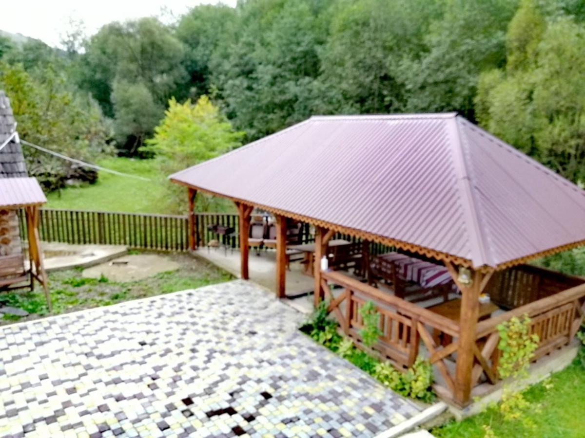 Коло Гір Hotel Kolochava Buitenkant foto