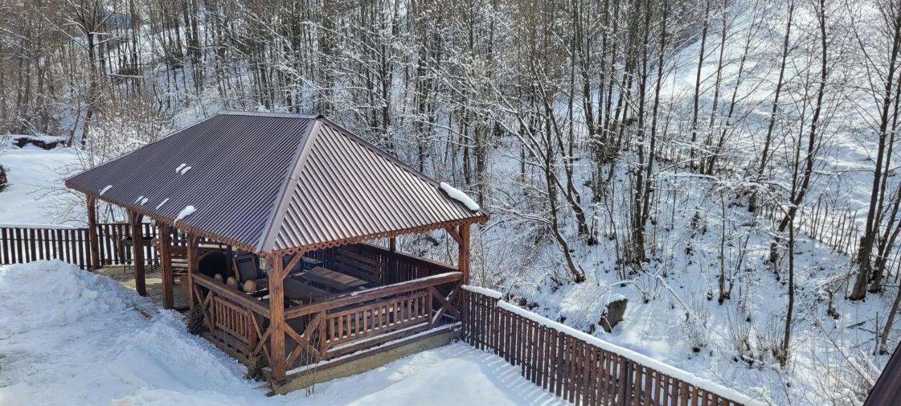 Коло Гір Hotel Kolochava Buitenkant foto