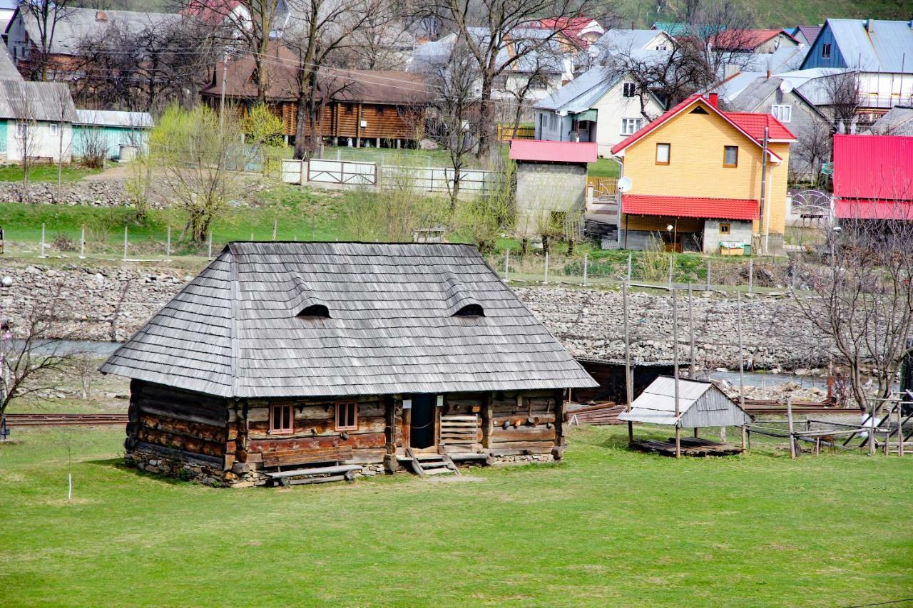 Коло Гір Hotel Kolochava Buitenkant foto