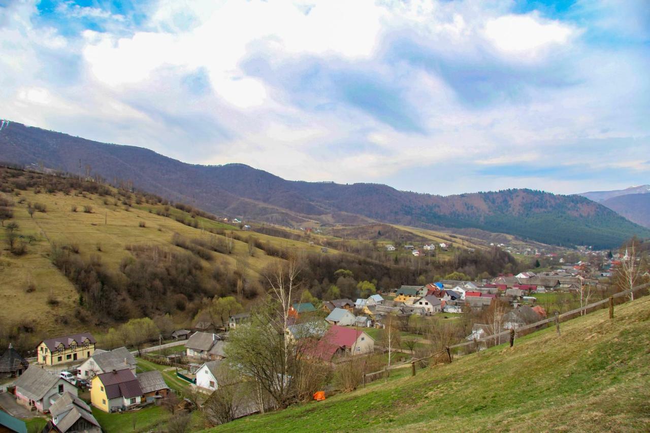Коло Гір Hotel Kolochava Buitenkant foto