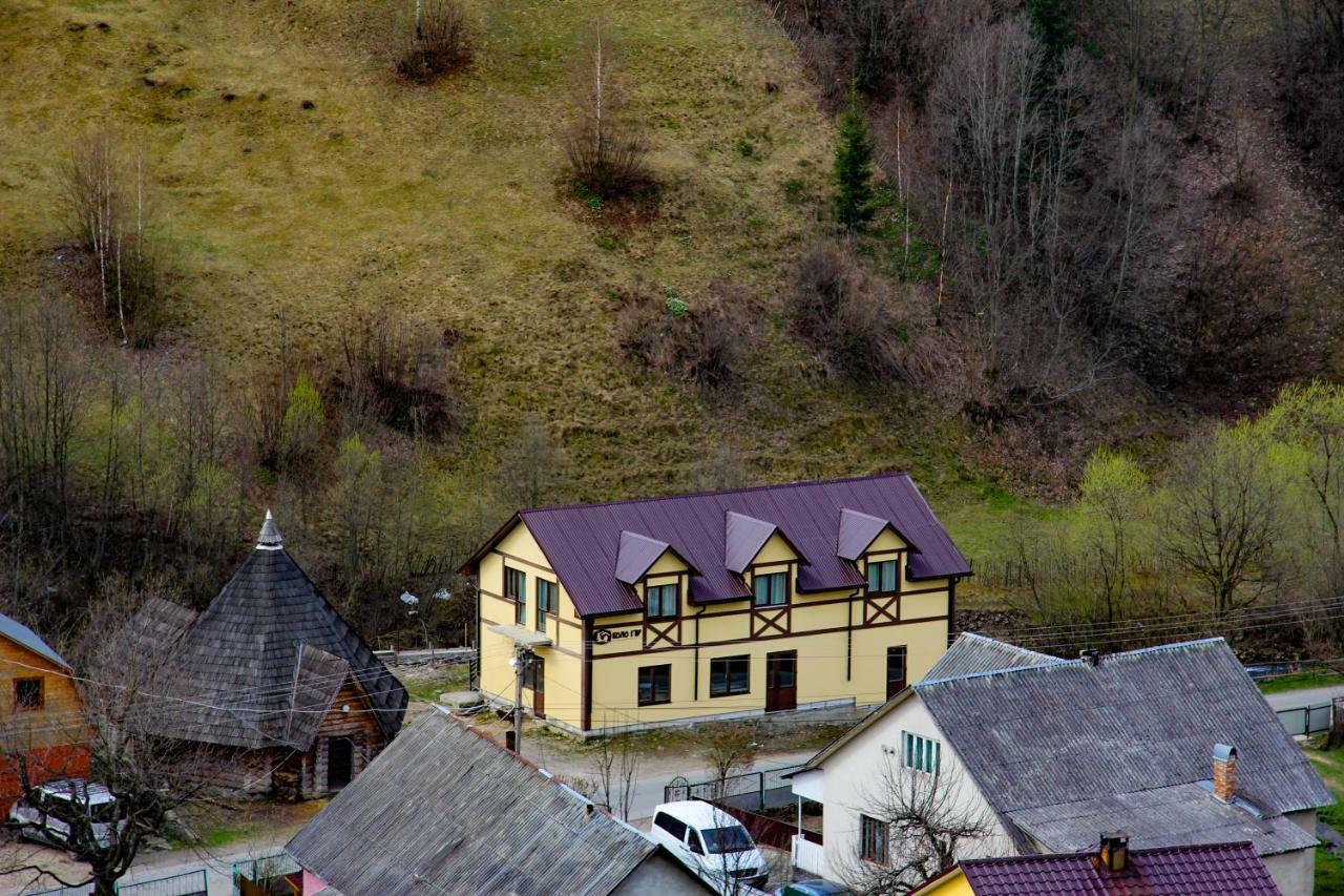 Коло Гір Hotel Kolochava Buitenkant foto