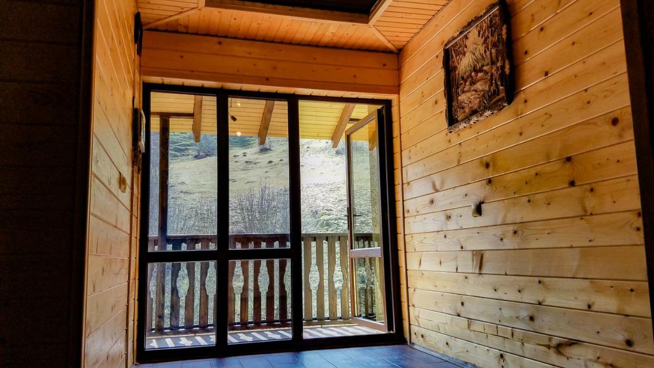 Коло Гір Hotel Kolochava Buitenkant foto