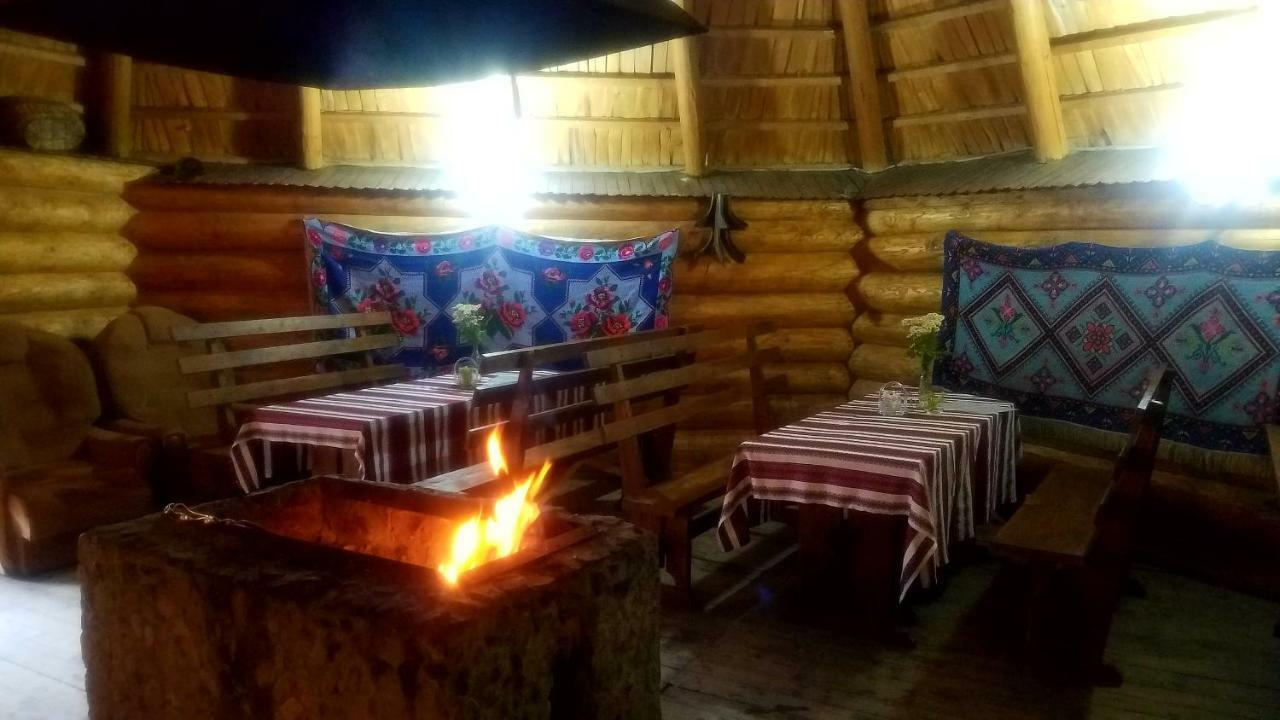 Коло Гір Hotel Kolochava Buitenkant foto